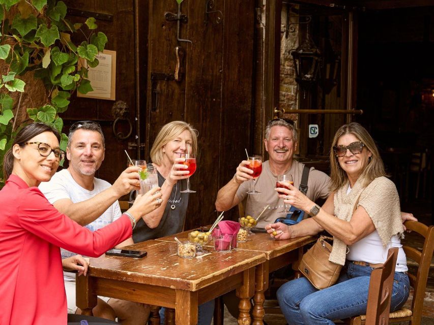 Venice: Vip Semi-Private Walking Tour with Gondola Ride - Who should book this Venice walking tour with gondola