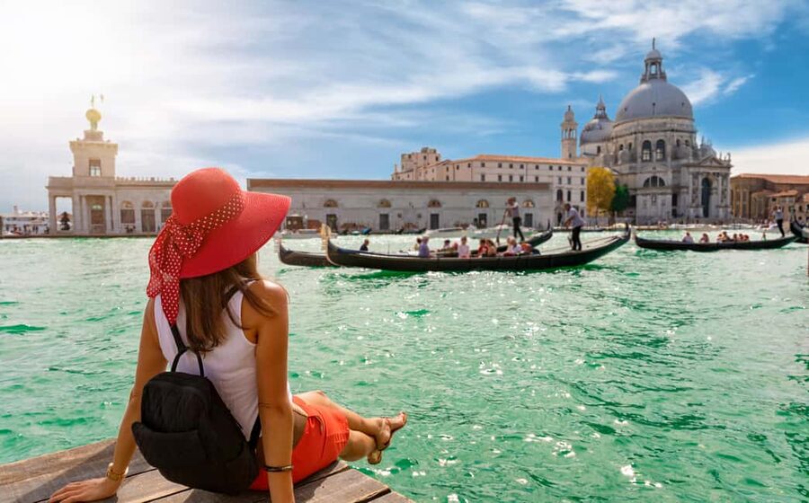 Venice: Walking Tour and Shared Gondola Ride - First Stop: Getting Oriented in Minor Venice on Foot