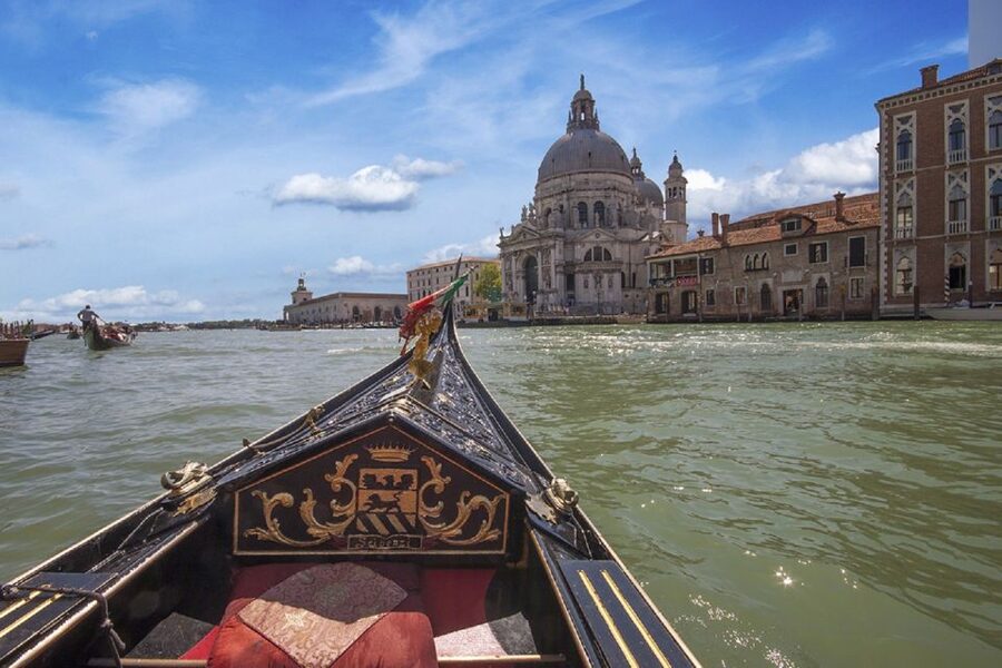 Venice: Walking Tour & Gondola Ride - Where the walk shines: history you can picture on the street