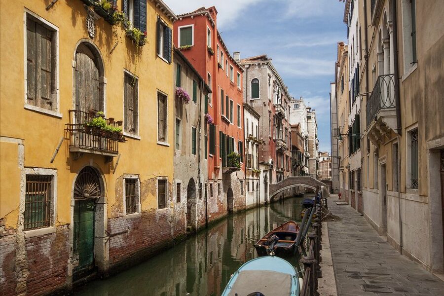 Venice: Walking Tour & Gondola Ride - Castello’s calli and campi: where Venice starts feeling real