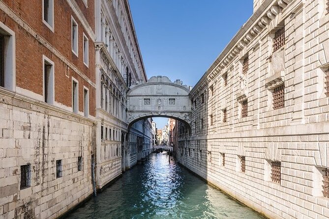 Venice Walking Tour with Gondola Ride Experience - Where You Start Near St Mark’s (And Why That Matters)