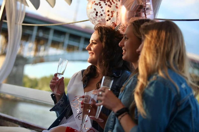 Warsaw: Private Gondola Cruise for Special Occasions - Onboard Comfort: What the Gondola Feels Like
