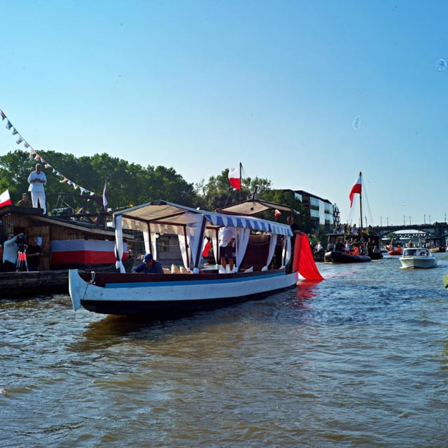 Warsaw: Scenic Cruise by Gondola on the Vistula River - A Vistula cruise that keeps Warsaw calm and readable