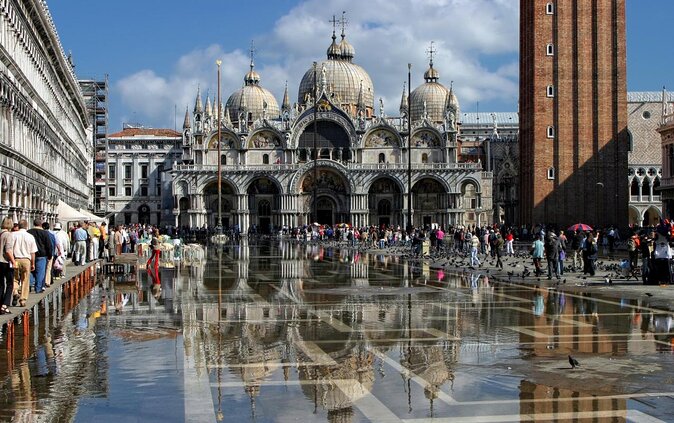 Welcome to Venice Group Tour St. Mark's Basilica & Gondola Ride - Key points to know before you go