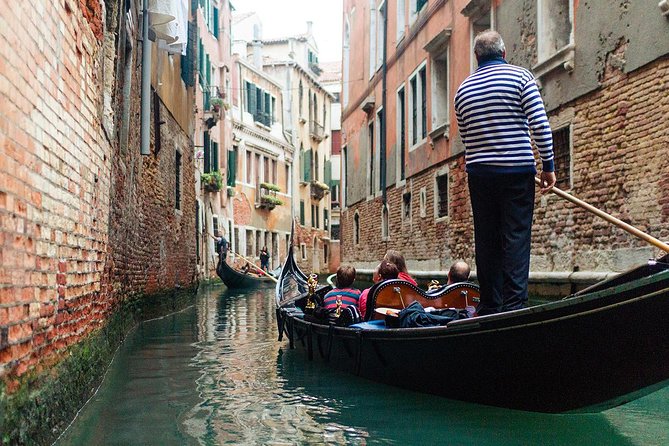 Welcome to Venice Group Tour St. Mark's Basilica & Gondola Ride - A 3-hour Venice combo that helps you plan the rest of the trip