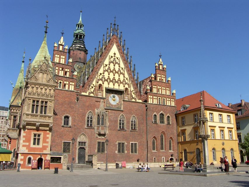 Wroclaw: Old City Walk and Cruise with Small Gondola - The guide factor: when a good storyteller makes the tour worth it