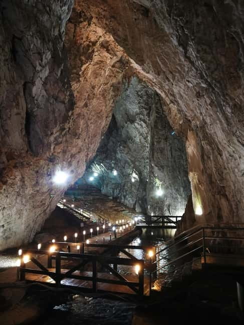 Zlatibor tour - Gold gondola, Stopic cave, Sirogojno & falls - Zlatibor time: lunch on your terms and a reset between highlights